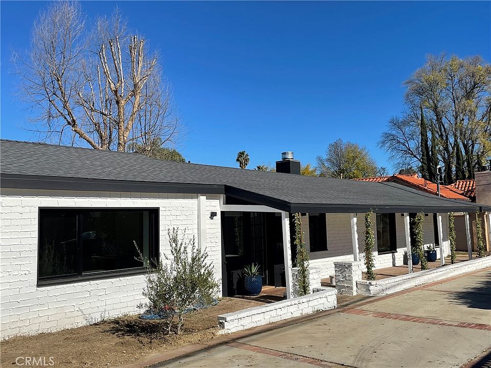 1st image of 22651 Oxnard St