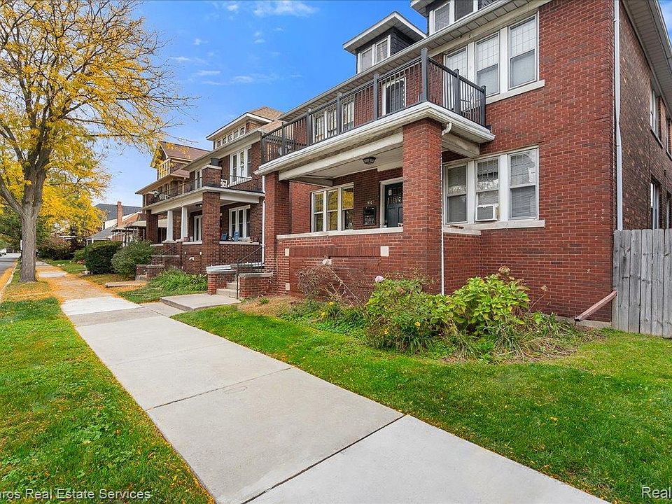910 Beaconsfield Ave, photo 2
