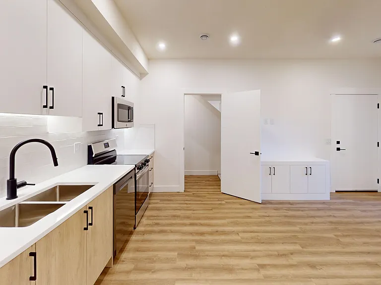 3555R 21st Ave SW — Photo 6