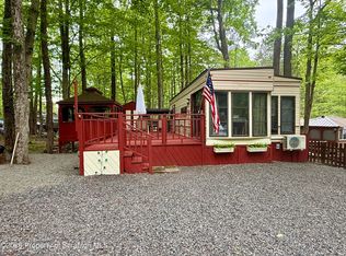 867 Whitetail Way, Gouldsboro, PA 18424
