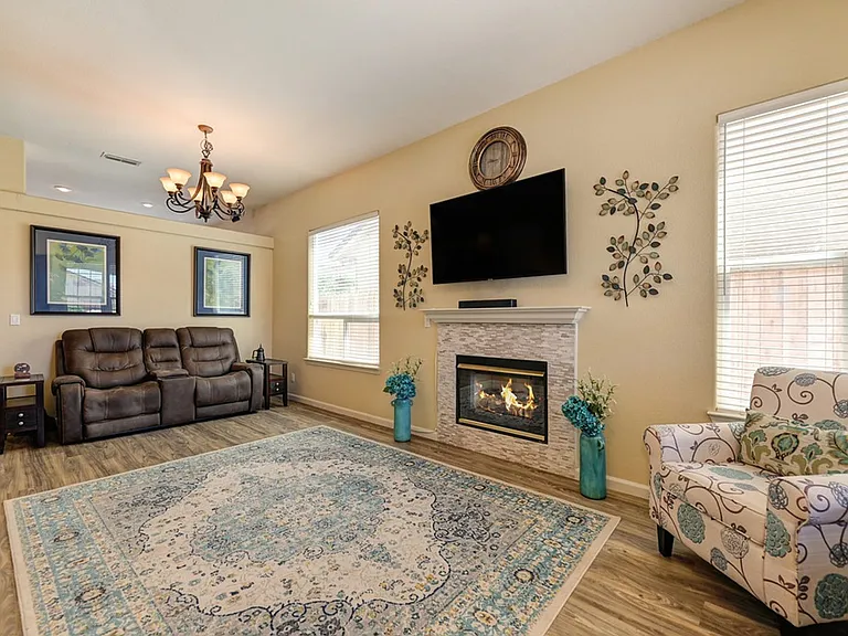 1669 Calabasa Dr — Photo 6