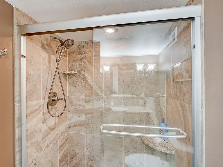 2425 Gulf Of Mexico Dr #14B — Photo 15
