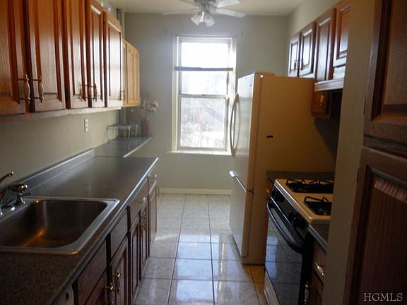 2nd image of 472 Gramatan Ave APT U4