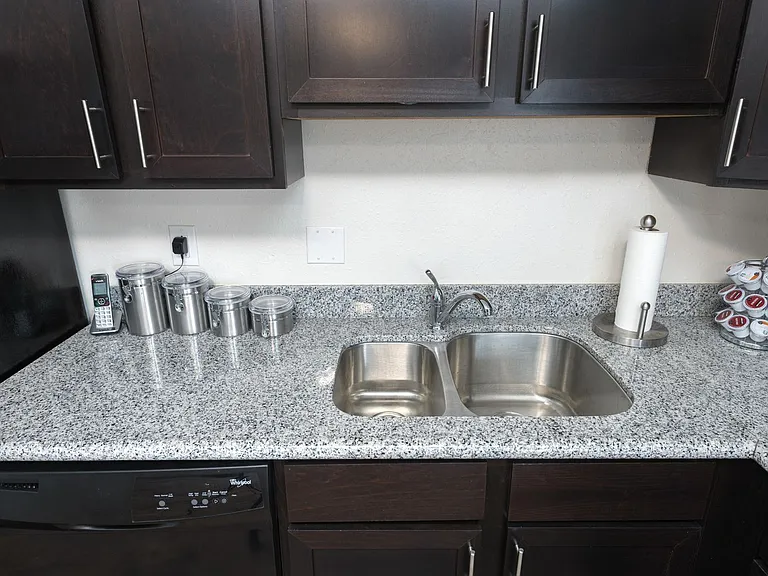 Green Door Apartments — Photo 116
