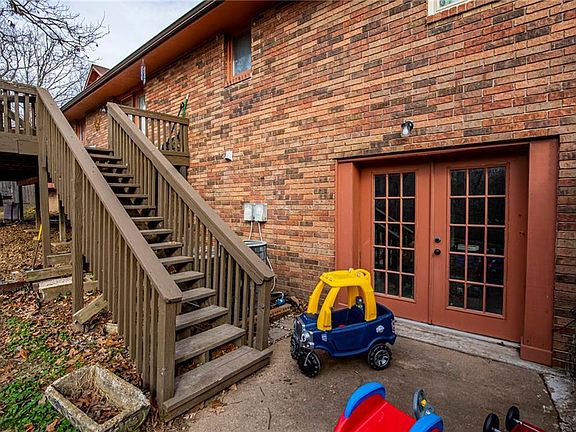 4th image of 48 Lancaster Dr