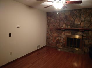 34 Chalmers St, Manchester, CT 06040