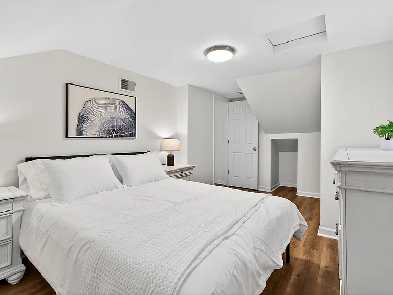 138 W Loretta Ave — Photo 39