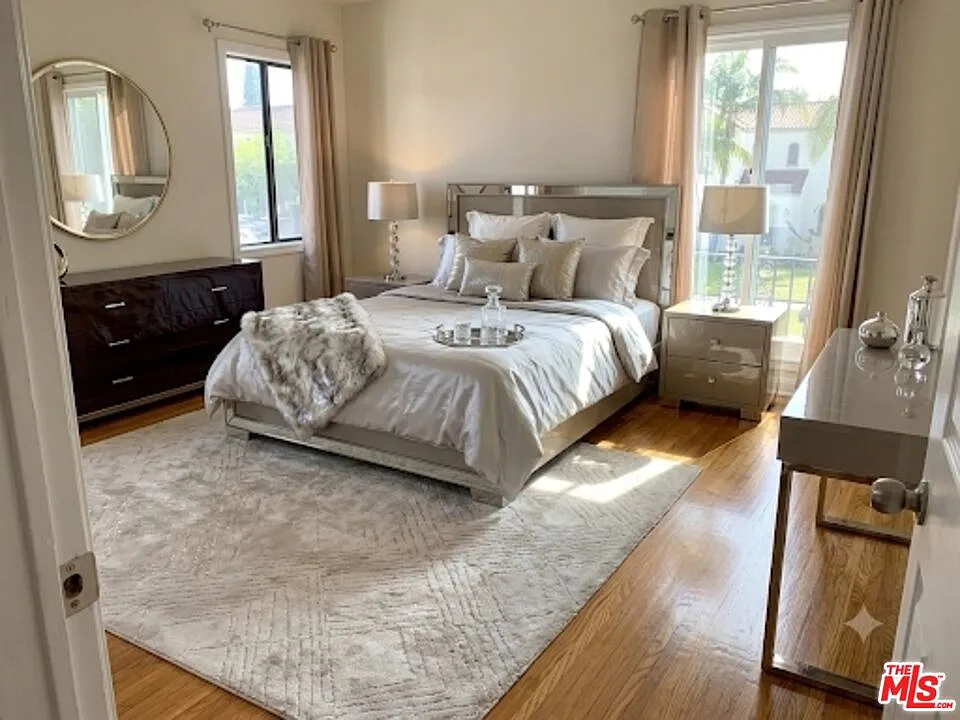 3 bed, 2.0 bath, 1800 sqft, $4,500 — Photo 4