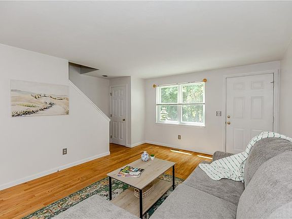 3rd image of 351 New London Ave Unit 106