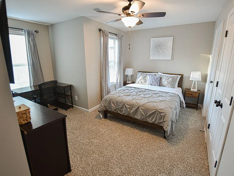 219 Smithson Ln — Photo 11