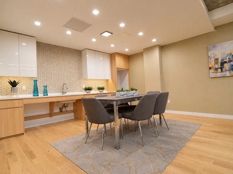 640 W 238th St #2L — Photo 9