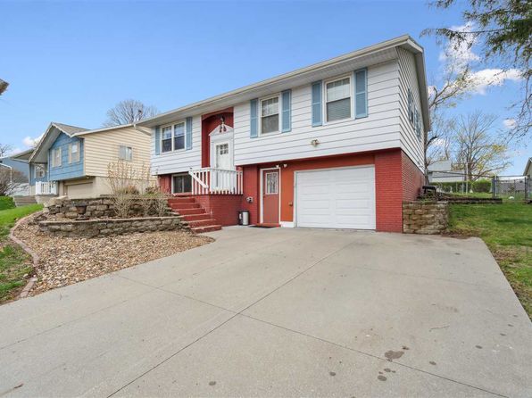 6510 Asbury Ln NE, Cedar Rapids, IA 52402
