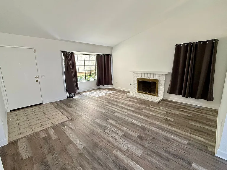 7147 Chaney Ct — Photo 2