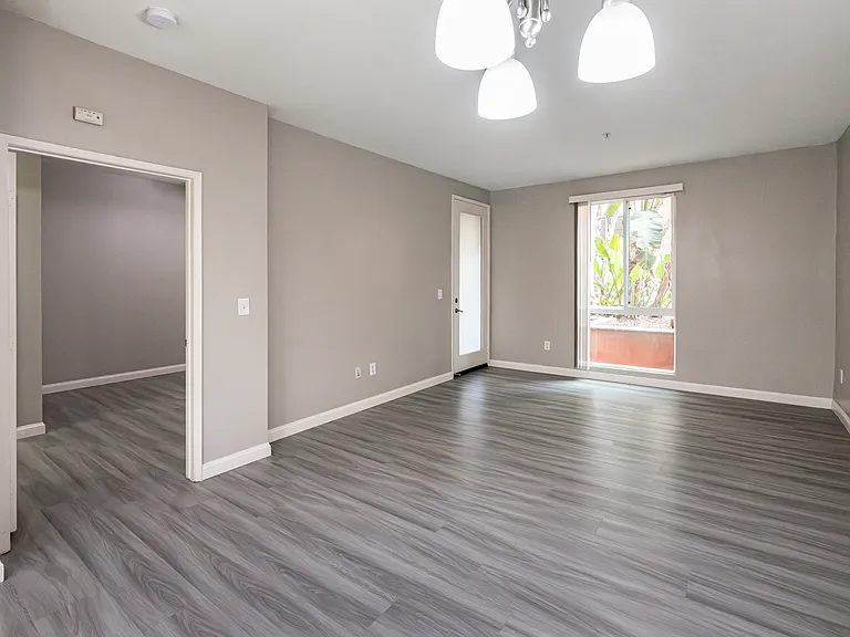 Metro 102 Apartments — Photo 17