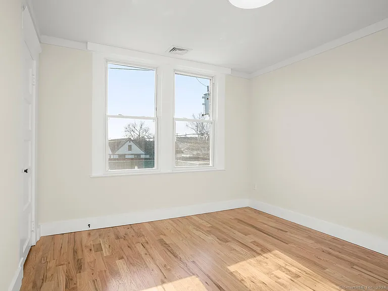 101 Noble Ave — Photo 13