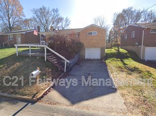 569 Guylyn Dr, Pittsburgh, PA