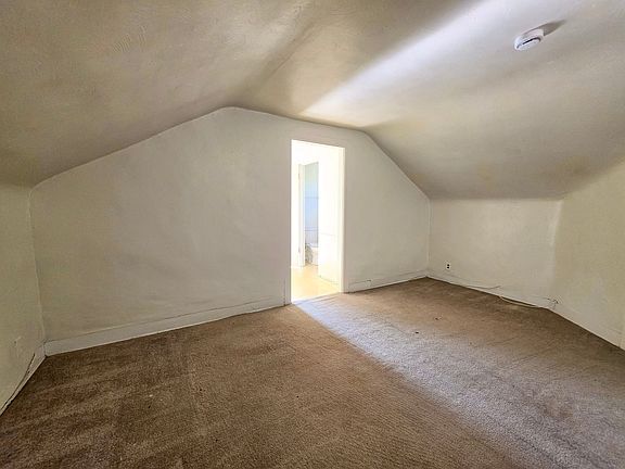 4th image of 954 11th St #2