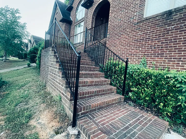 500 Crestview Ln — Photo 2