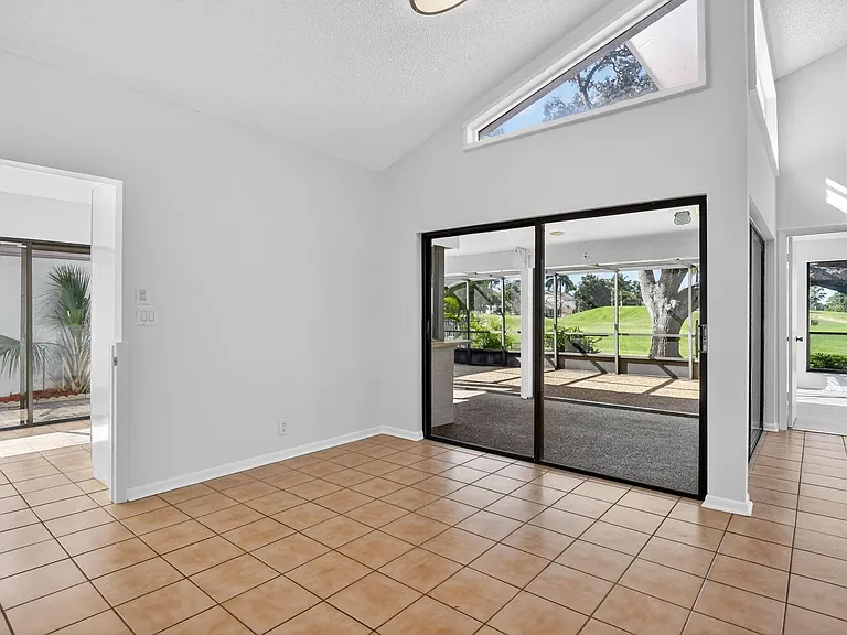 661 Hollows Cir — Photo 29