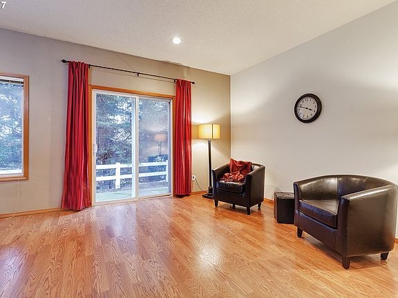 5th image of 7567 SE Hacienda St