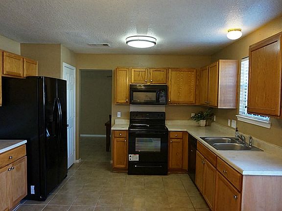 3rd image of 13840 Purplemartin St