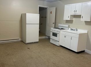 86 Mammoth Rd, Lowell, MA 01854