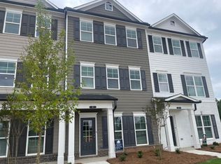 4 Iron Dr, Newnan, GA 30265
