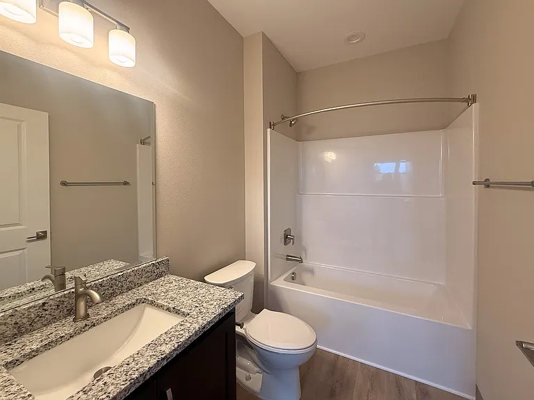 5534-5564 Skyline Rd S — Photo 133