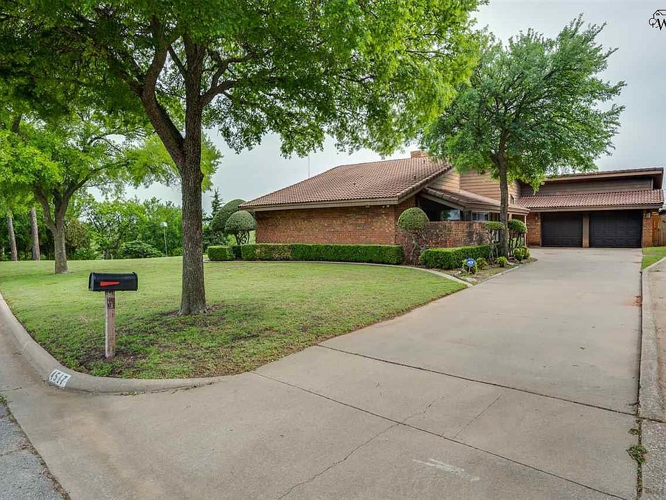 1st image of 4517 Woodcrest Cir