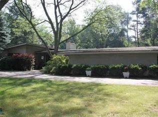 3341 Kernway Dr, Bloomfield Hills, MI 48304