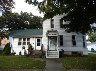 218 W 3rd St, Momence, IL 60954