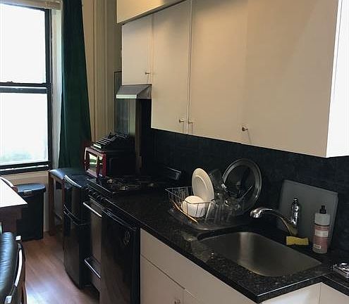 5th image of 1 Willow Pl #2R