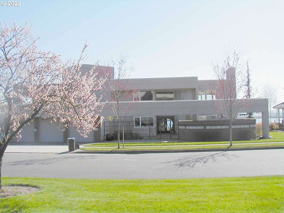 1st image of 8415 SE Lieser Point Dr