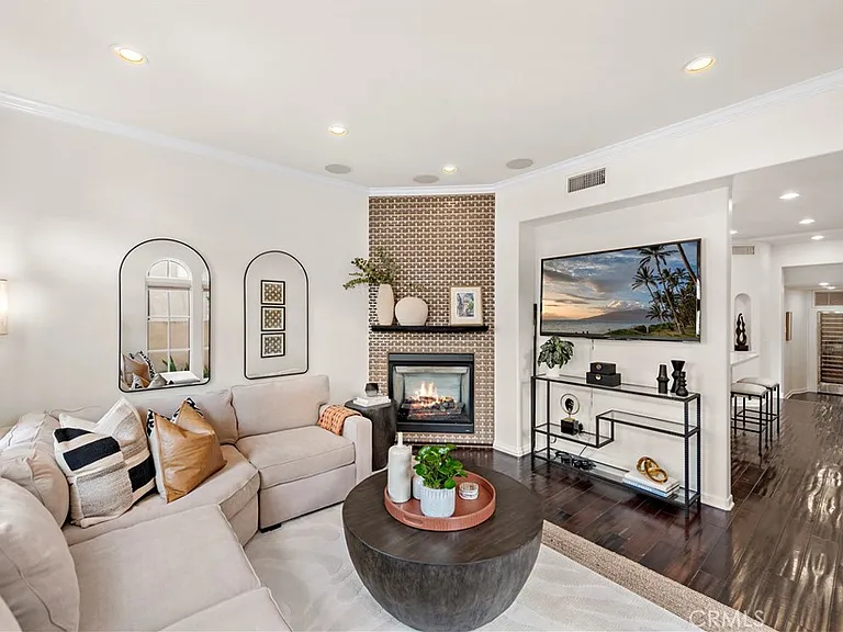432 Acacia Ave — Photo 8