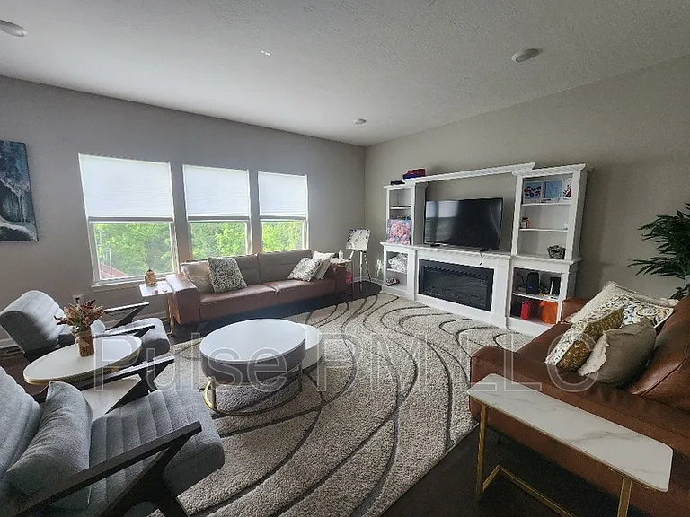 690 Hogrefe Rd — Photo 3