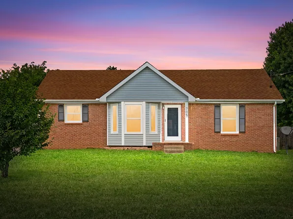 705 Carbondale Dr, Oak Grove, KY 42262