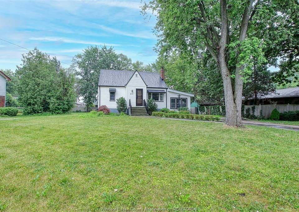 1st image of 855 Bartlet Dr