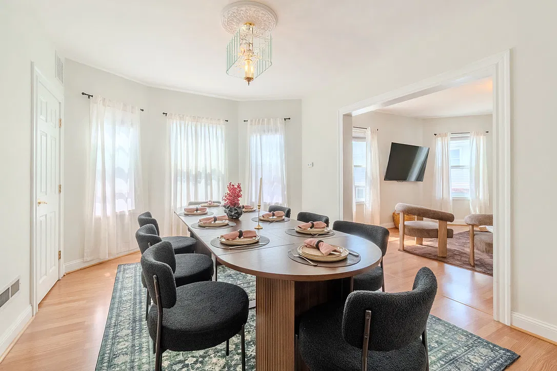 5 bed, 9999 sqft, $5,500 — Photo 2