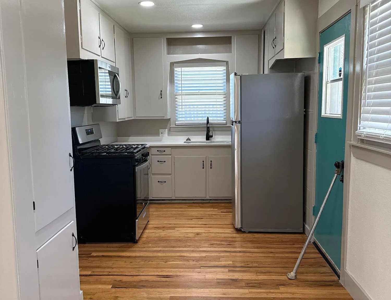 2 bed, 1.0 bath, 1002 sqft, $1,250 — Photo 4