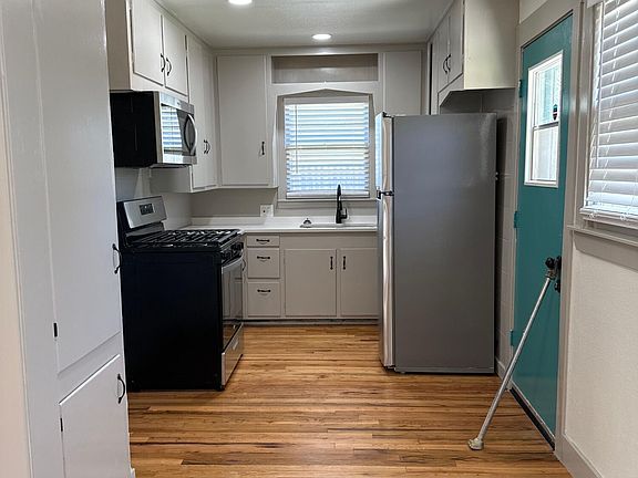 4th image of 2608 38th St