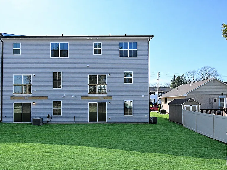 51 W Clymer Ave — Photo 2