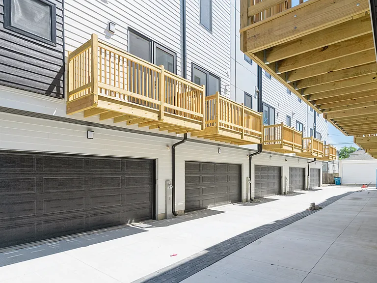 Beloit Townhomes — Photo 32