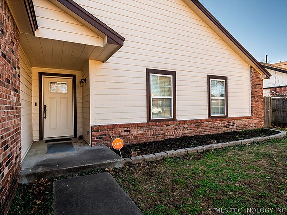 2nd image of 4403 W Madison Pl