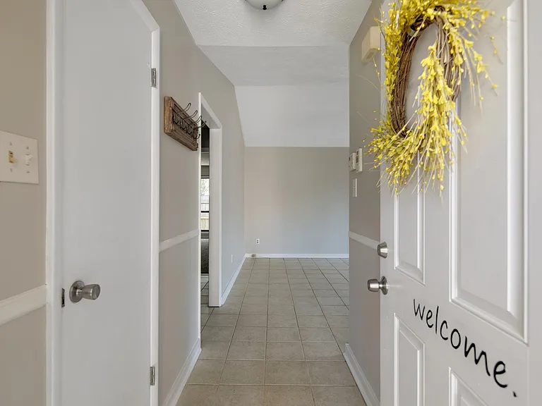 6954 Candlewood Dr — Photo 2