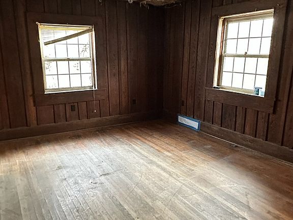 5th image of 141 Hooks Haven Ln