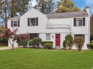 49 Knickerbocker Rd, Manhasset, NY 11030