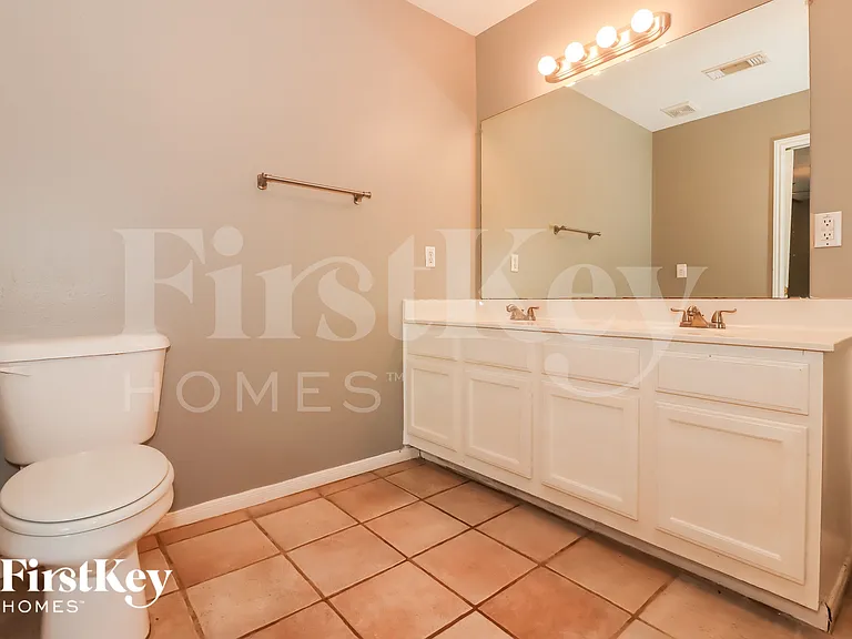 3225 Continental Dr — Photo 14