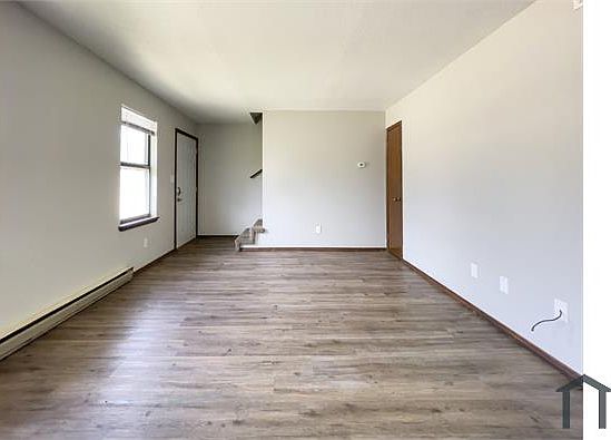 5th image of 2213 E Memorial Dr #14