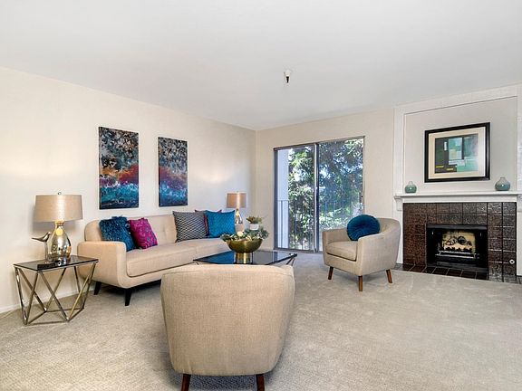 3rd image of 601 Leahy St APT 205