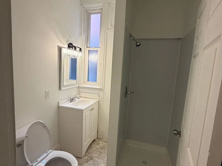110 S Beaver St — Photo 11